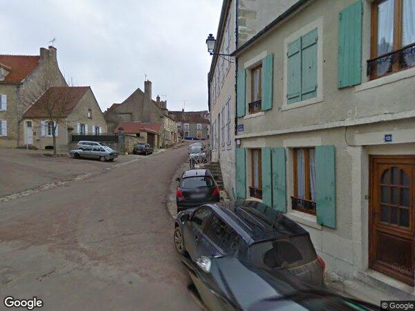 UNE MAISON D'HABITATION