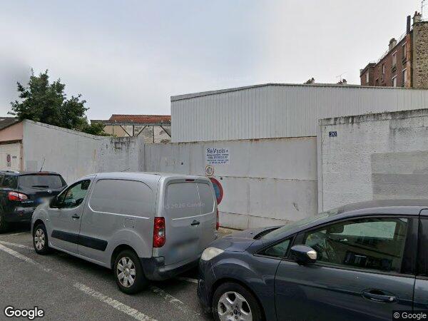 UN BIEN À USAGE COMMERCIAL