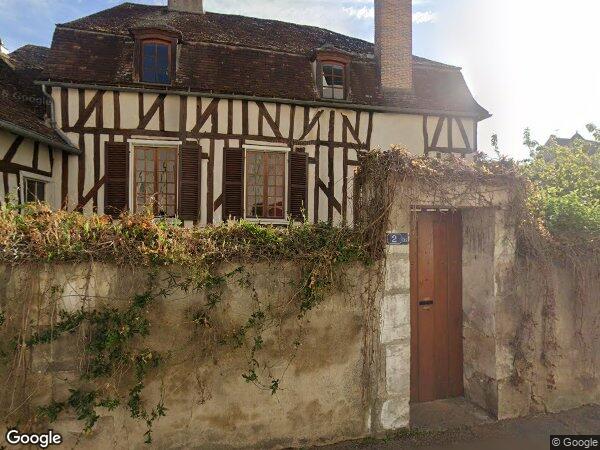 UN LOCAL À USAGE D'HABITATION