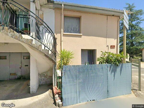 TROIS  APPARTEMENTS À USAGE D'HABITATION