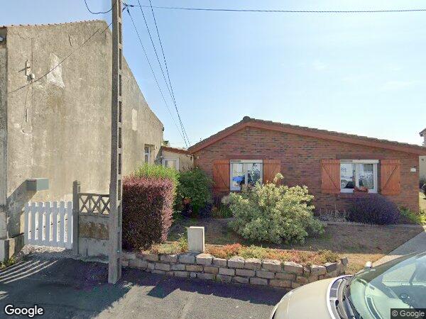 UNE MAISON À USAGE D'HABITATION