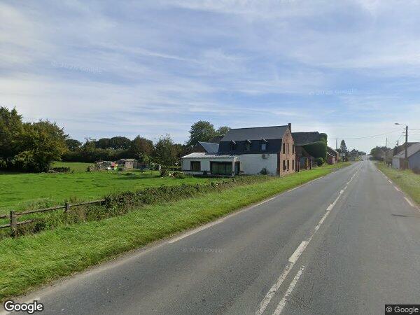 UNE MAISON À USAGE D'HABITATION