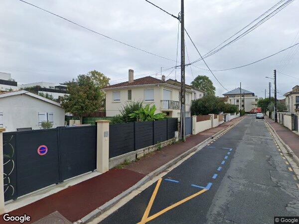 UNE MAISON D'HABITATION