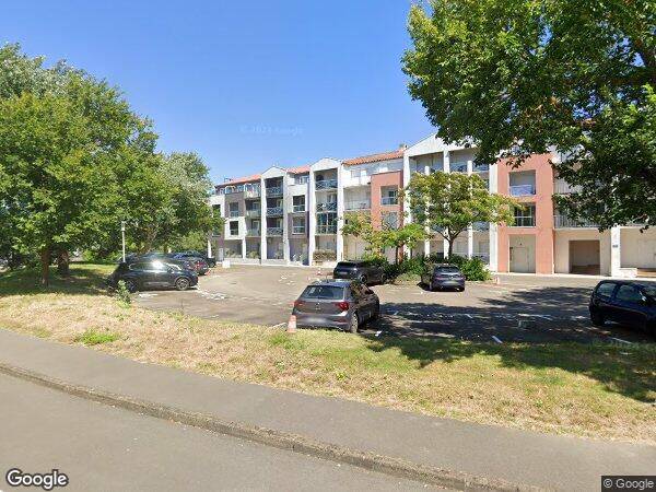 UN APPARTEMENT DE TYPE 3 ET PARKING EXTÉRIEUR