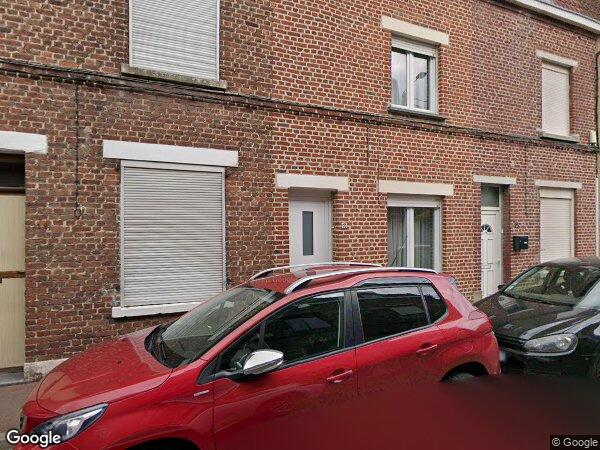 UN IMMEUBLE À USAGE D'HABITATION