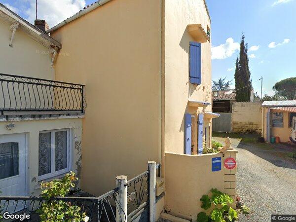 UNE MAISON D'HABITATION