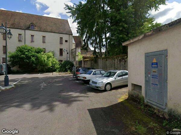 UN LOCAL EN SOUPLEX À USAGE DE BUREAUX