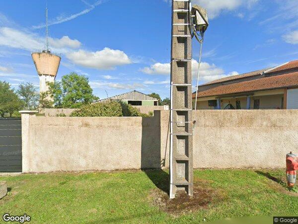 UNE MAISON À USAGE D'HABITATION