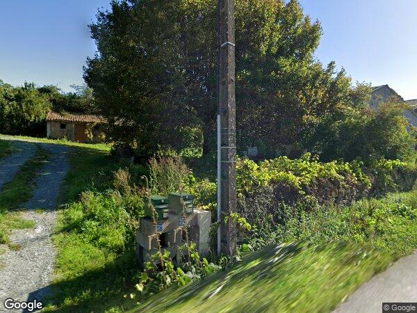 UN IMMEUBLE À USAGE D'HABITATION