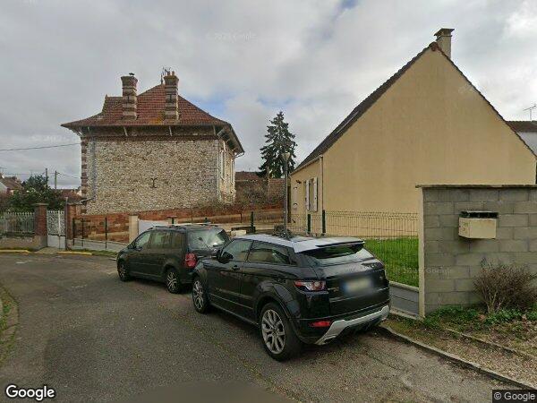 UNE MAISON D'HABITATION