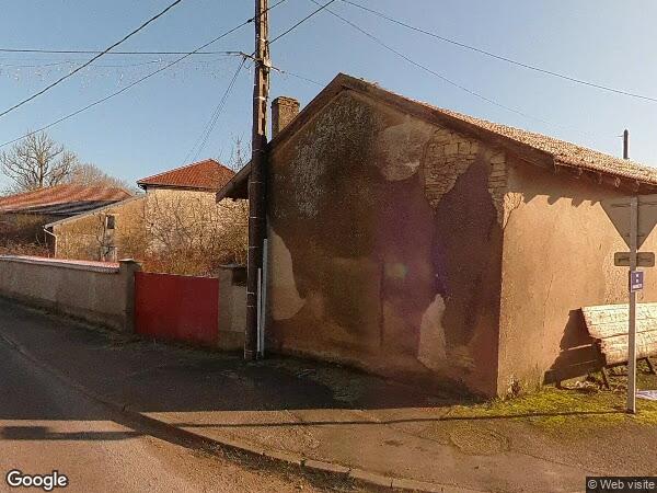 UNE MAISON À USAGE D'HABITATION