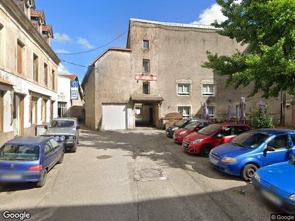 UNE MAISON À USAGE D'HABITATION