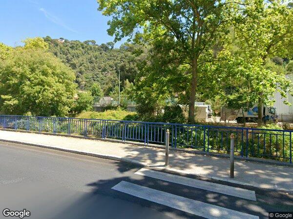 UN APPARTEMENT ET UN PARKING