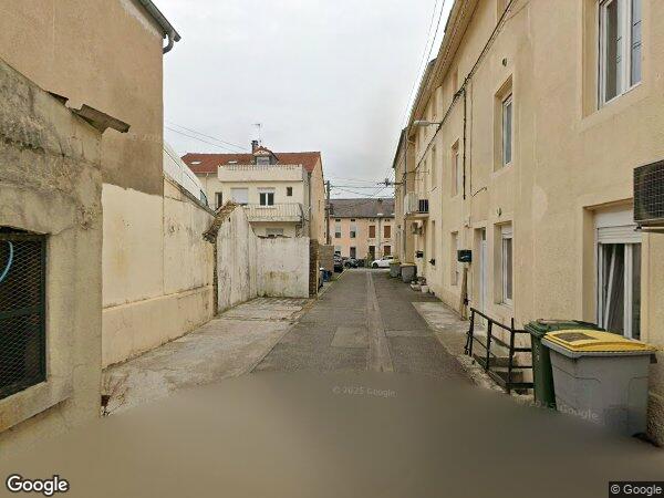 UNE MAISON D'HABITATION