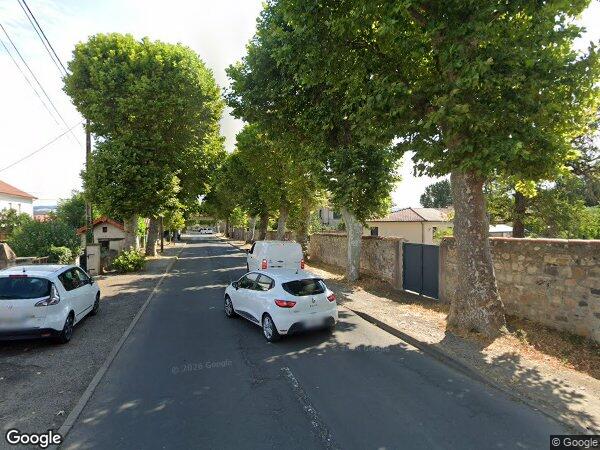 UN APPARTEMENTS À USAGE D'HABITATION