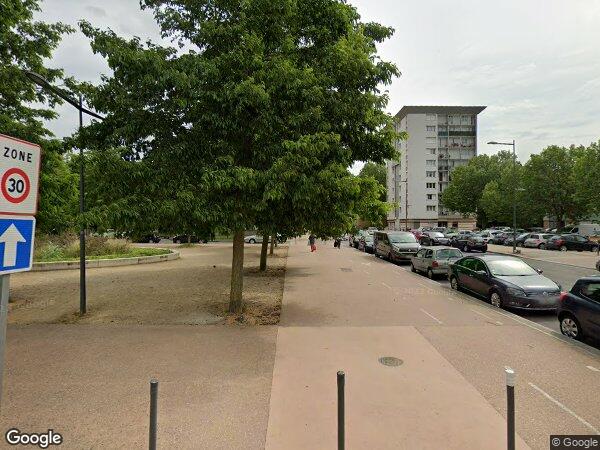 UN APPARTEMENT ET UNE CAVE