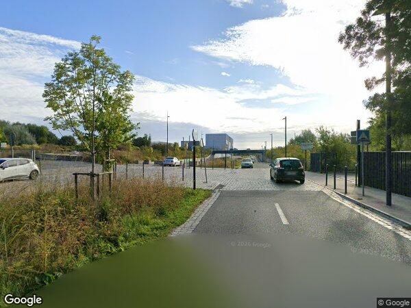 DES LOCAUX À USAGE DE BUREAU