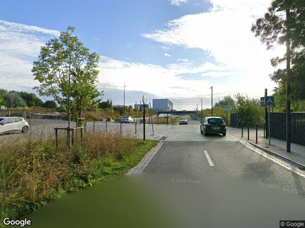 DES LOCAUX À USAGE DE BUREAU