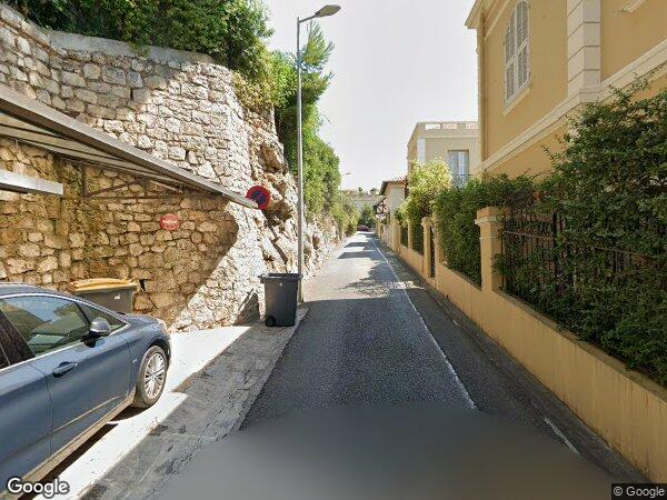 UNE SPLENDIDE PROPRIÉTÉ ET UNE PARCELLE DE TERRE