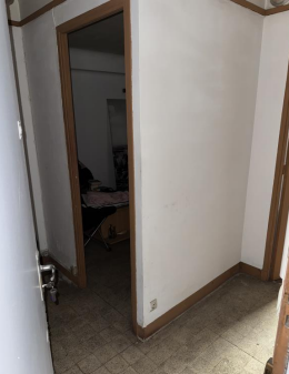 UN APPARTEMENT ET UNE CAVE