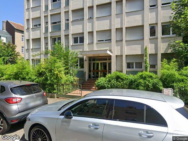 UN APPARTEMENT ET UNE CAVE