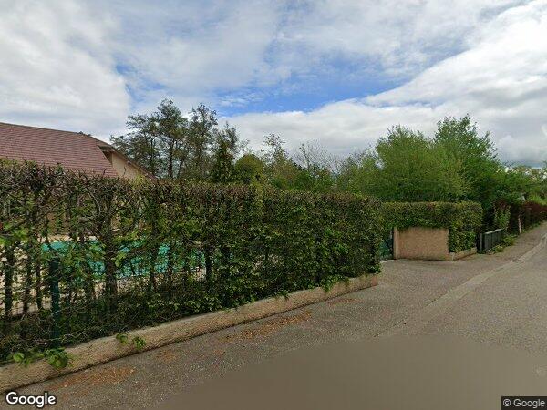 UNE MAISON À USAGE D'HABITATION