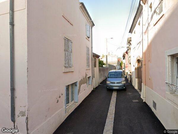 UNE MAISON D'HABITATION