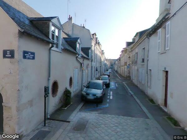 UN APPARTEMENT AVEC UNE CAVE ET UN GRENIER