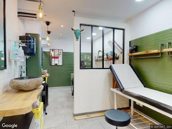 UN IMMEUBLE À USAGE COMMERCIAL