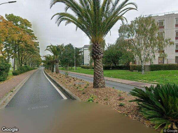 UN APPARTEMENT ET UNE PLACE DE STATIONNEMENT