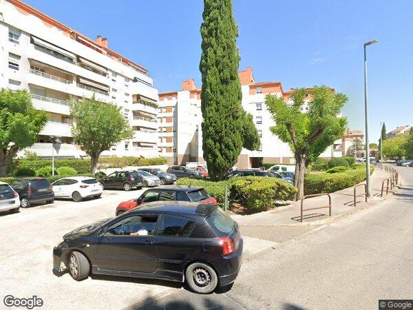 UN APPARTEMENT ET UN PARKING