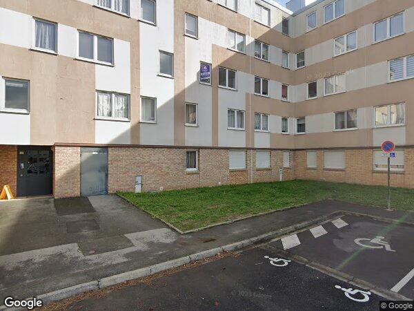 UN APPARTEMENT ET UN CELLIER