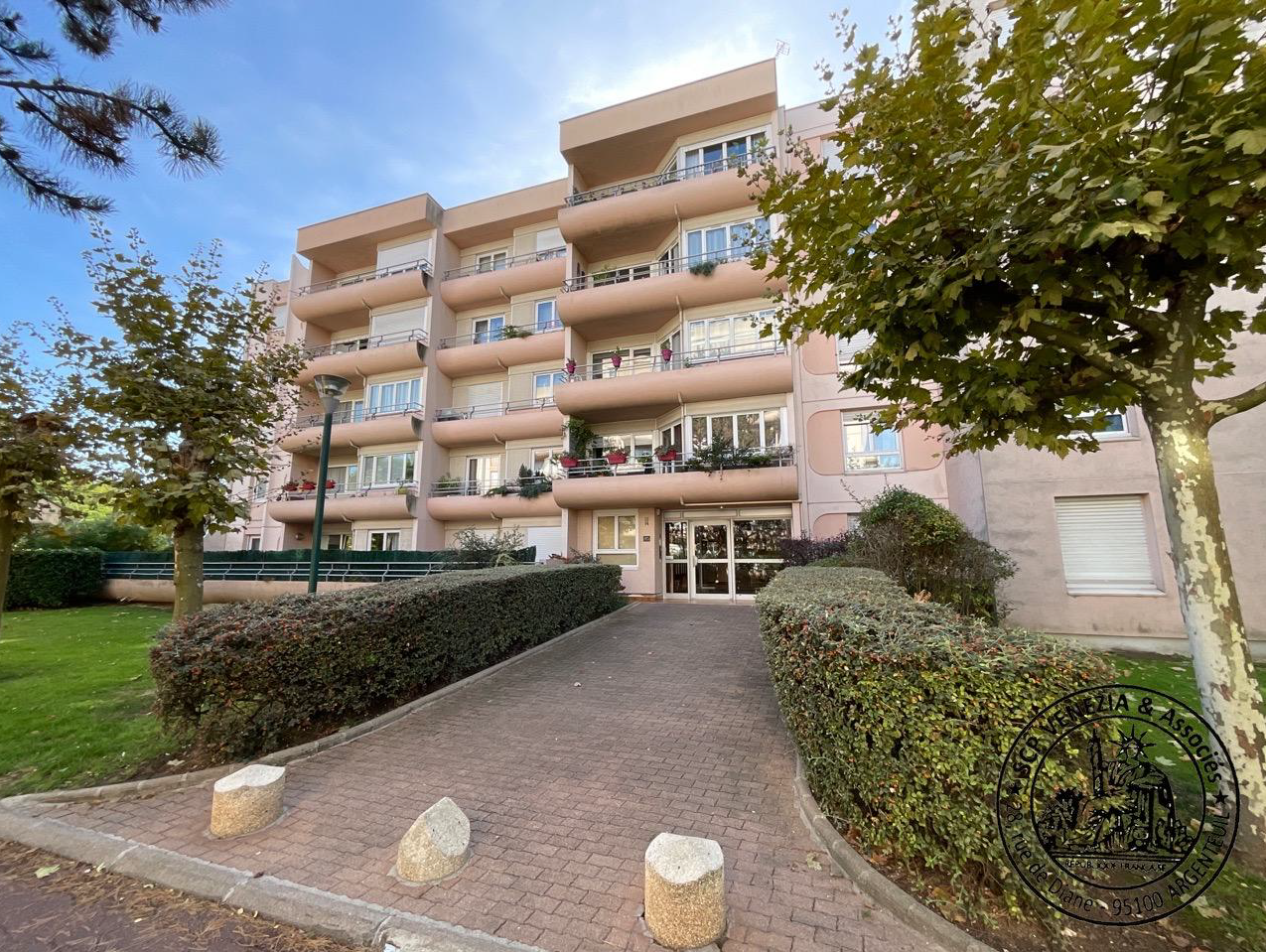  APPARTEMENT DE 91,25 M² 