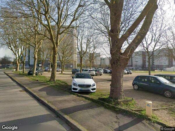 UNE MAISON D'HABITATION