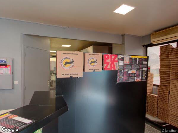 UN APPARTEMENT ET UNE CAVE