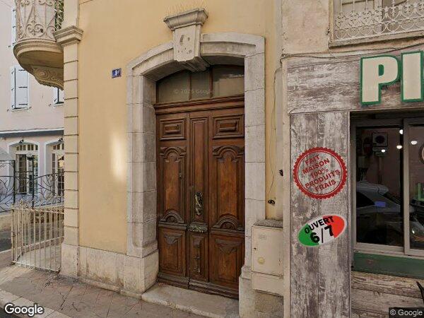 UN APPARTEMENT DE TYPE T3