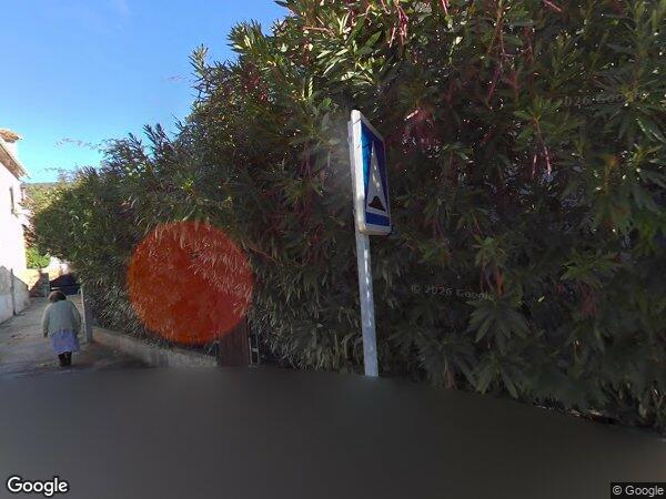 UNE MAISON ANCIENNE EN PIERRE