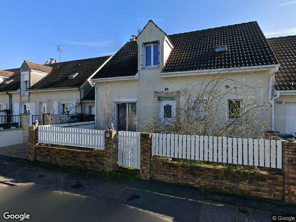 UNE MAISON À USAGE D'HABITATION