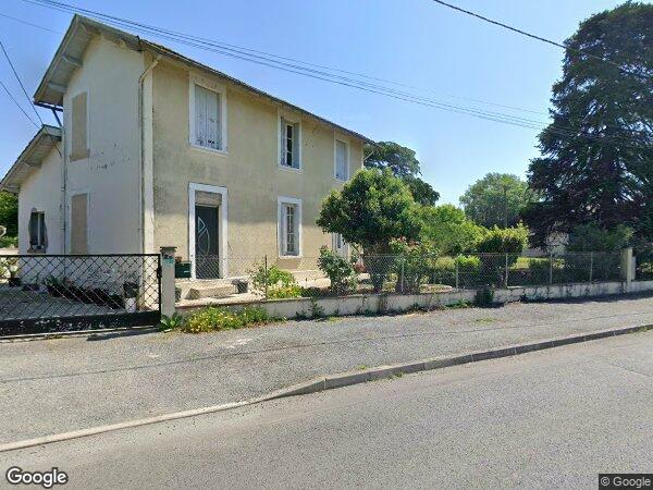 UNE MAISON D'HABITATION