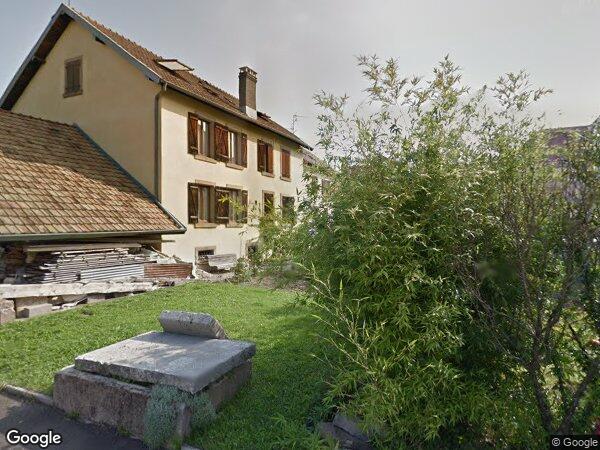 UN APPARTEMENT AVEC UNE CAVE, UN GARAGE ET UN PARKING