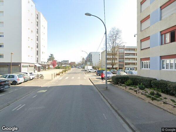 UN APPARTEMENT ET UNE CAVE