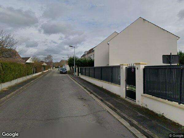 UNE MAISON À USAGE D'HABITATION