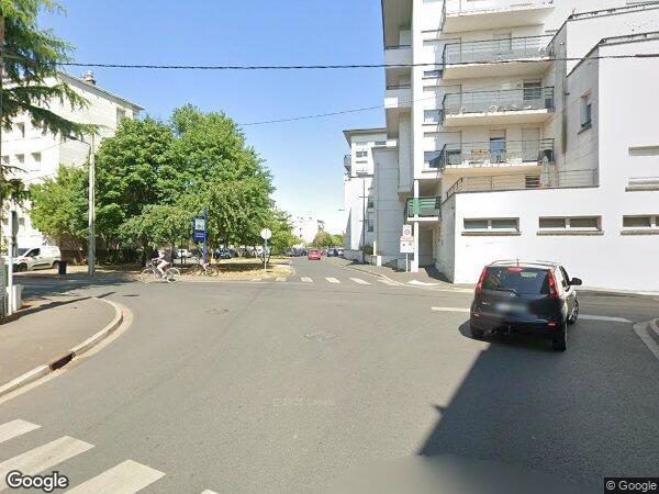 UN APPARTEMENT AVEC CAVE ET PARKING