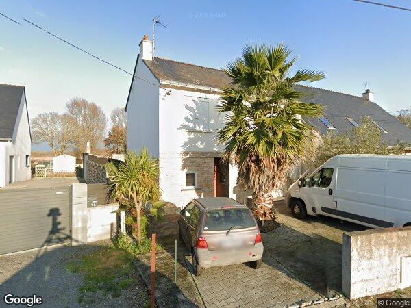 UNE MAISON D'HABITATION