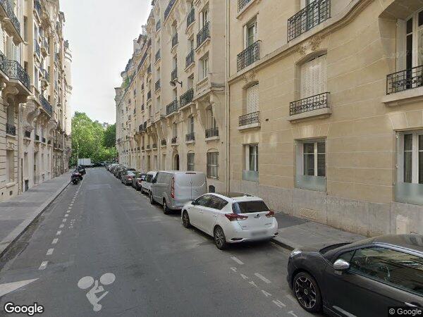 UNE CHAMBRE DE BONNE