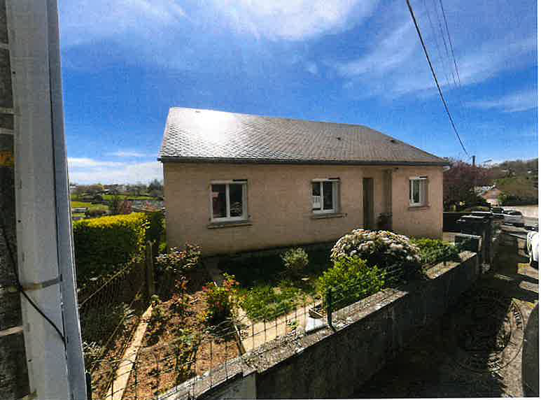  UNE MAISON