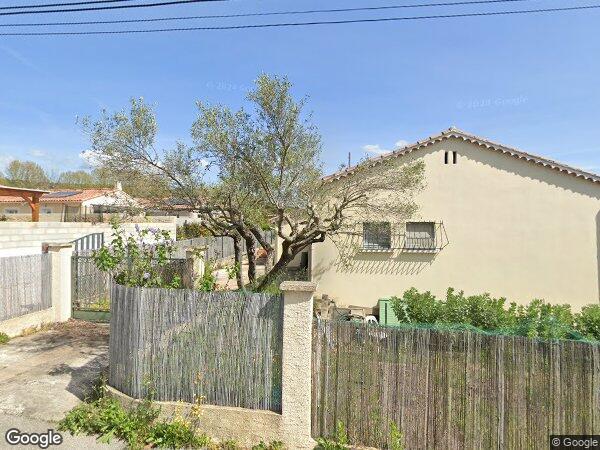 UNE MAISON