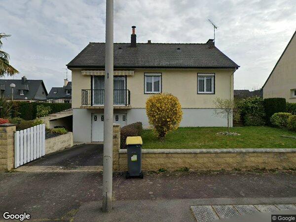 UNE MAISON À USAGE D’HABITATION T4