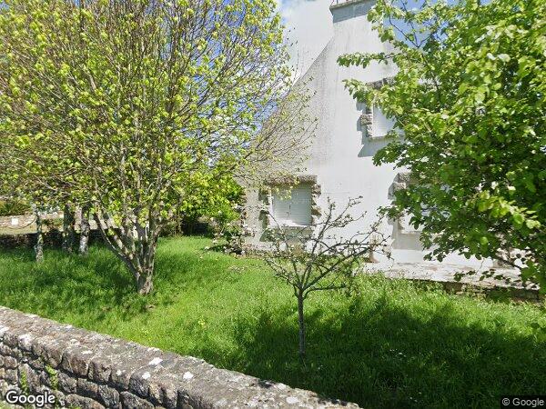 UNE MAISON INDIVIDUELLE À USAGE D'HABITATION