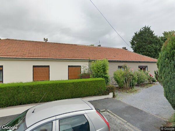 UNE MAISON À USAGE D'HABITATION